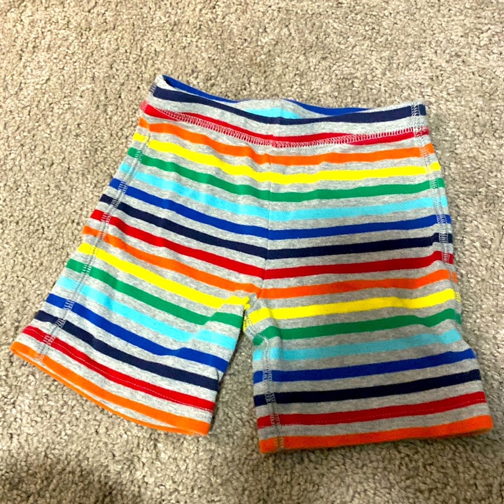 Primary rainbow pajama shorts - size 6/7 EUC